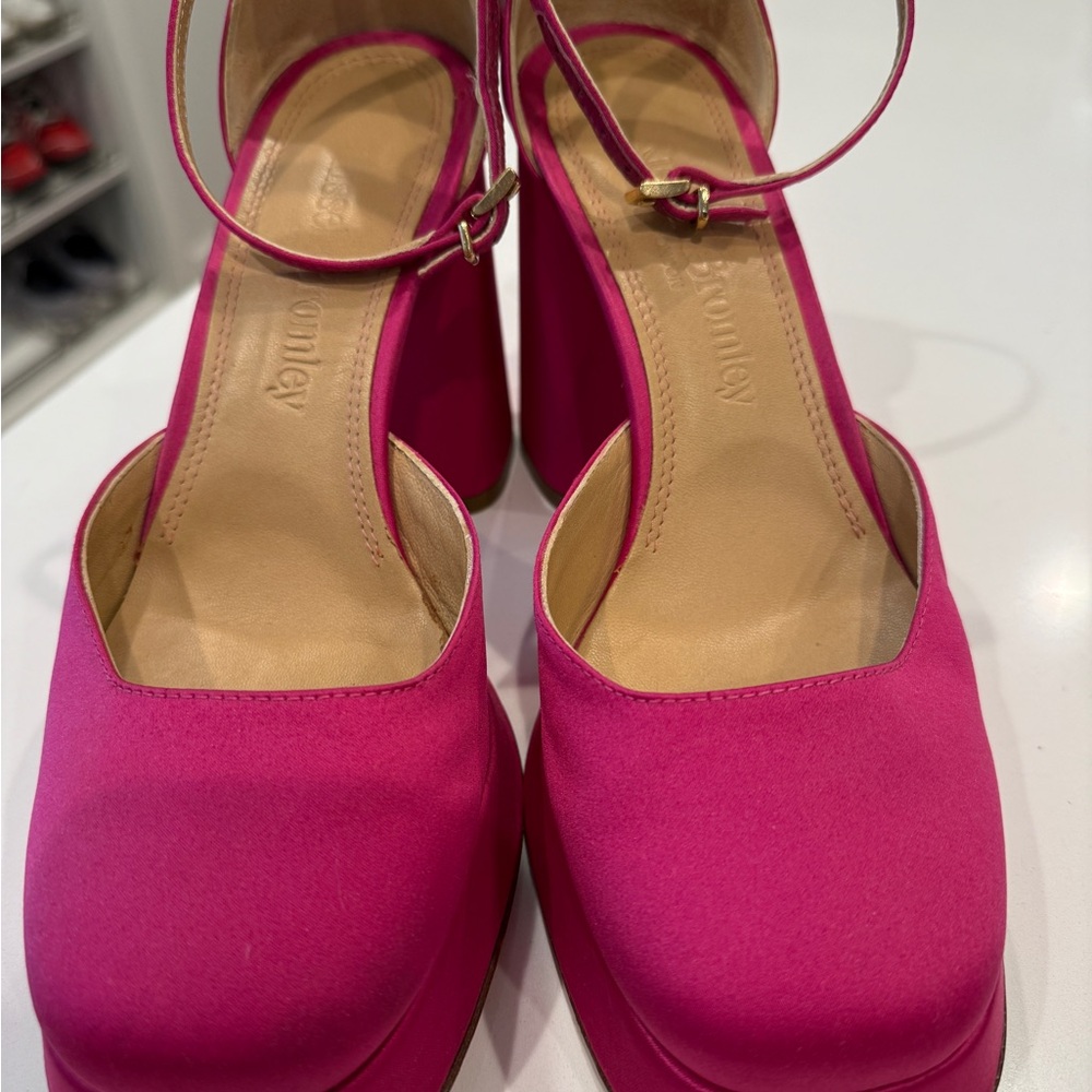 Sarin Fuchsia Platform Heels